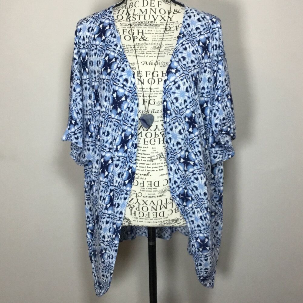 Blue white floaty duster robe geometric pattern hippie boho floaty lightweight